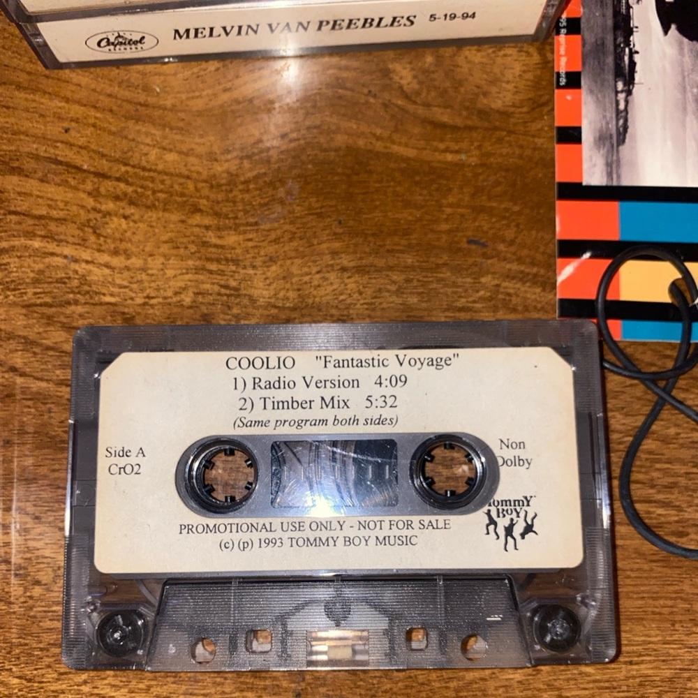 COOLIO "Fantastic Voyage" cassette VG+
1) Radio Version 4:09
2) Timber Mix 5:32